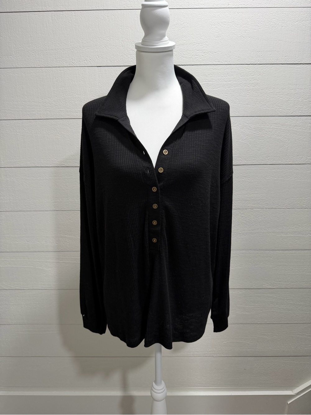 Black Waffle-Knit Henley Top - Women